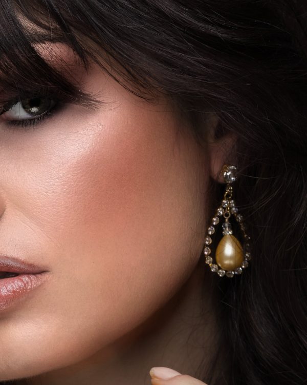 Stealing Kisses Pearl Teardrop Earrings, silver metal 4.5cm earrings - Image 4