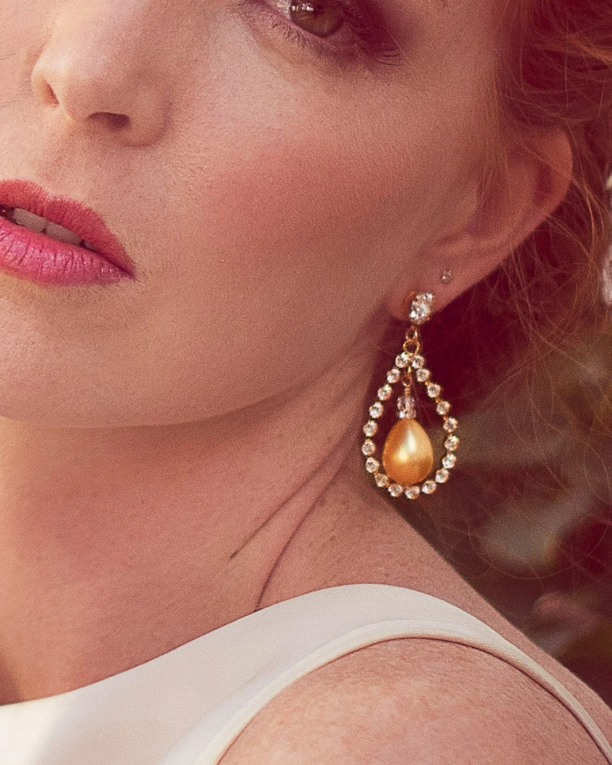 Stealing Kisses Clear Crystal Teardrop White Pearl Bridal Hooks, Rhodium Metal 4.5cm long