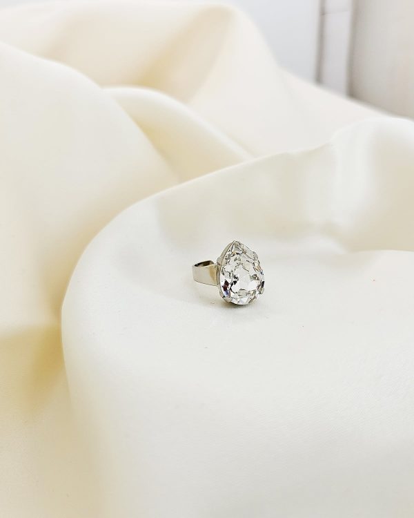 Manhattan Clear Teardrop Petite Ring Rhodium