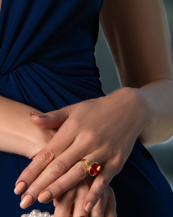 Manhattan Gold Teardrop Petite Ring Gold - Image 2