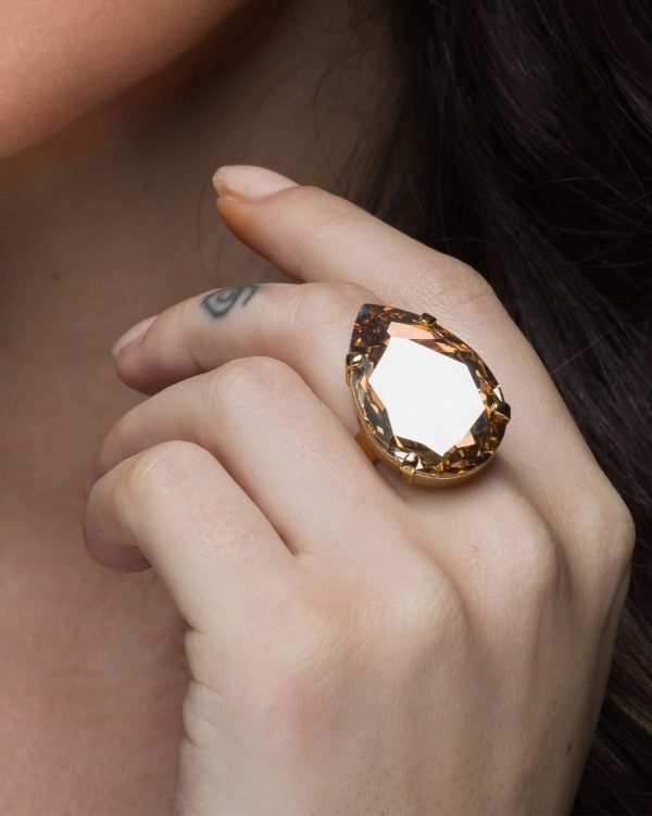 Manhattan Sahara Gold Teardrop Ring Gold - Image 2